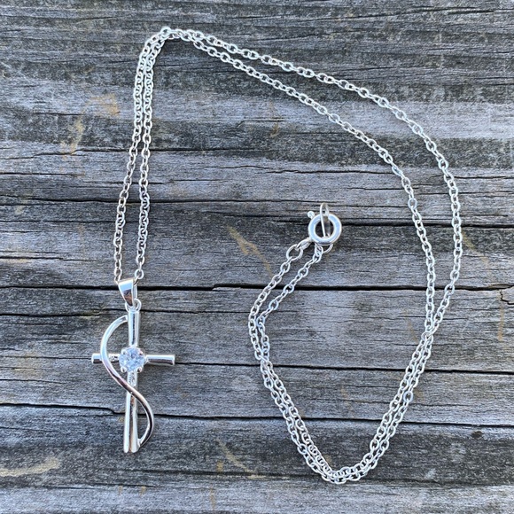 Cross necklace sterling silver plated with center CZ stone - Picture 6 of 7